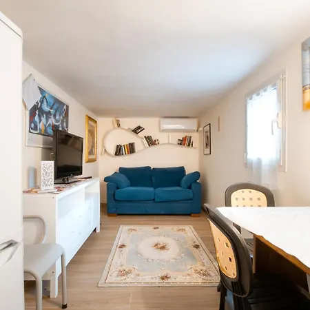 Barakka House Apartman Bari